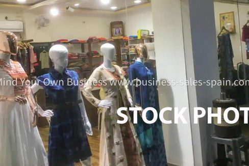 vasuki-fashion-anand-mahal-road-surat-ladies-readymade-garment-retailers-2shsl47