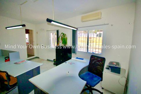 807f17fb-f3c0-42b9-8e7a-6d9a01e34570 (1)