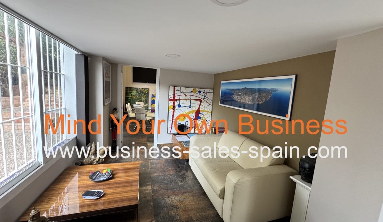 03. Entrance Foyer 2 - wm