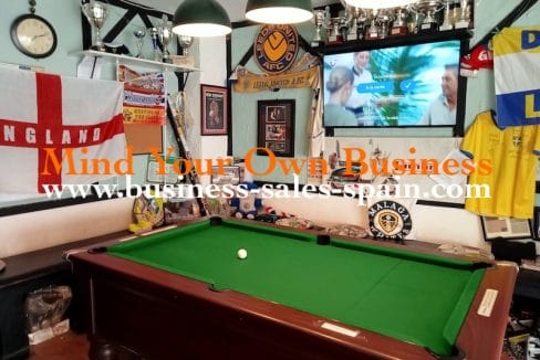 Pool table